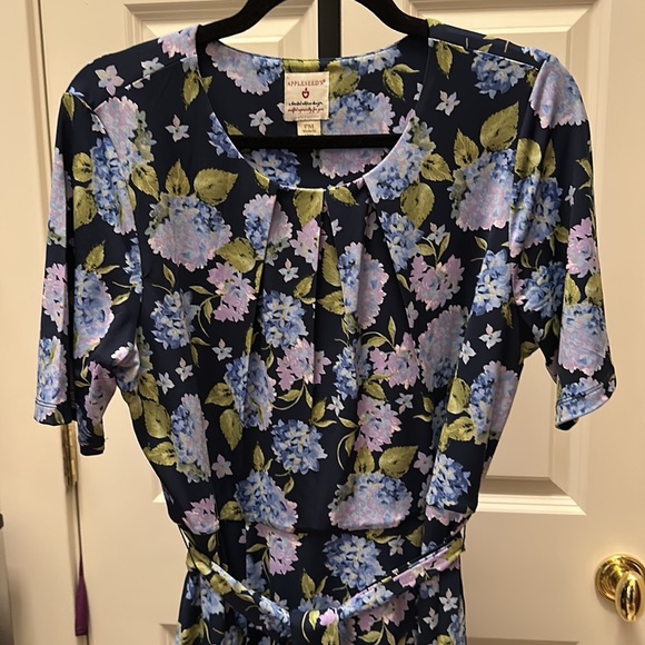 APPLESEED’S - Women’s Limited Edition Blooming Hydrangea Knit Dress - Picture 5 of 10